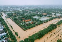 Lũ bủa vây Kinh thành Huế
