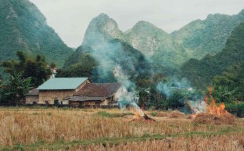 Dạo bước khám phá làng đá cổ trăm năm ở Cao Bằng