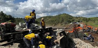 Chuyển tải 3.400 hành khách bằng ôtô do ngừng 45 chuyến tàu hỏa