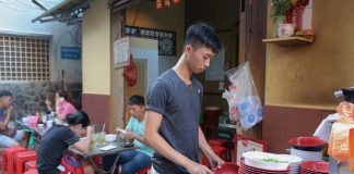 Phố ẩm thực Vĩnh Khánh vào top 10 ‘con đường tuyệt nhất thế giới’