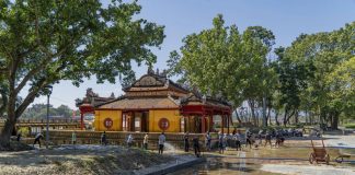 Huế ra quân tổng vệ sinh đường phố và các khu di tích