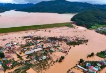 Mưa lũ, sạt lở đất ở miền Trung đã làm 102 người chết và mất tích