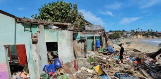 Gia Lai: Làng chài Xuân Thạnh hoang tàn sau bão số 13