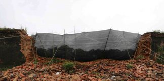 Đoạn tường Hoàng thành Huế đổ sập do mưa lũ