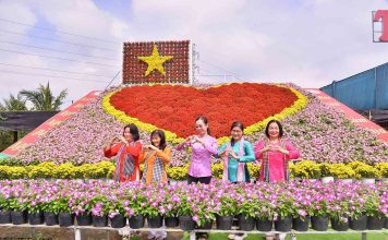 Cách đón Tết thay đổi trong nhịp sống hiện đại