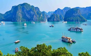 Khách phải khai báo thông tin cá nhân khi tham quan vịnh Hạ Long