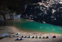 Tour khám phá hang Sơn Đoòng kín chỗ đến hết năm 2027