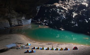 Tour khám phá hang Sơn Đoòng kín chỗ đến hết năm 2027