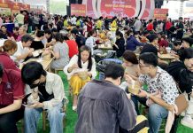 Một góc Nguyễn Huệ thành “bản đồ phở” ba miền, ăn phở 40.000 đồng đi dọc Việt Nam