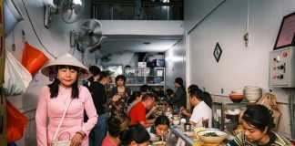 Quán mì phố cổ Hà Nội vào danh sách ảnh du lịch tiêu biểu của Lonely Planet