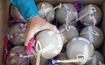 Pháo hoa sẵn sàng thắp sáng thời khắc giao thừa Tết Bính Ngọ