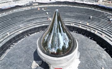 ‘Giọt nước inox’ cao 6m hé lộ trái tim giữa công viên Lý Thái Tổ