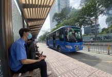 Người dân TPHCM mong chờ ngày đi xe buýt không tốn tiền