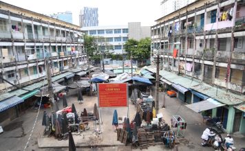 Chung cư cấp D chạy đua ‘giải cứu’ trước áp lực thời gian