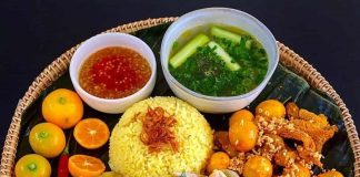 Độc đáo cơm gà ba miền: hương vị hấp dẫn riêng biệt